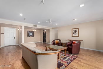 515 Parkcrest St #518, Mesa, AZ 85206