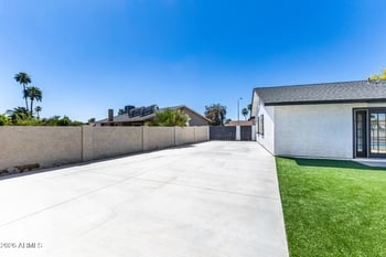 5150 Tunder Dr, Phoenix, AZ 85044