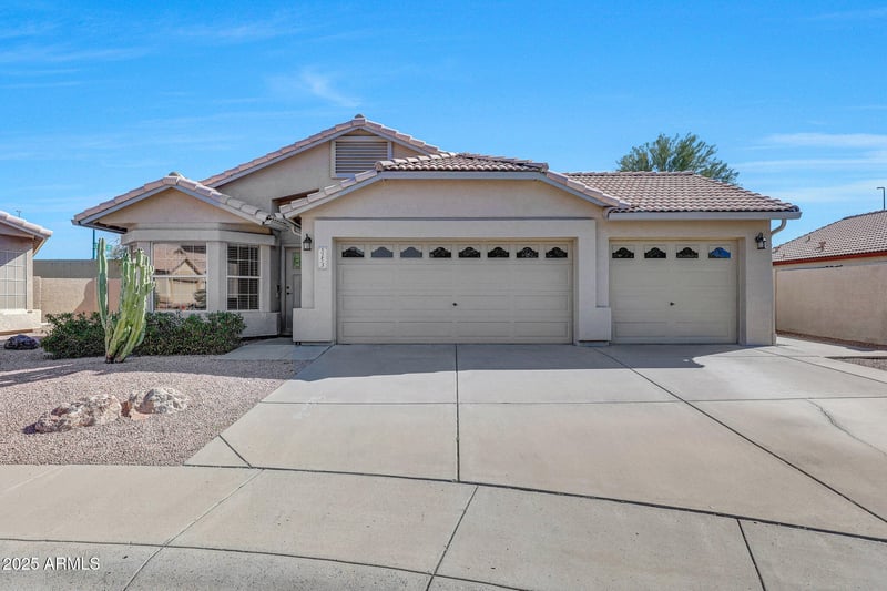 5153 Pontiac Dr, Glendale, AZ 85308