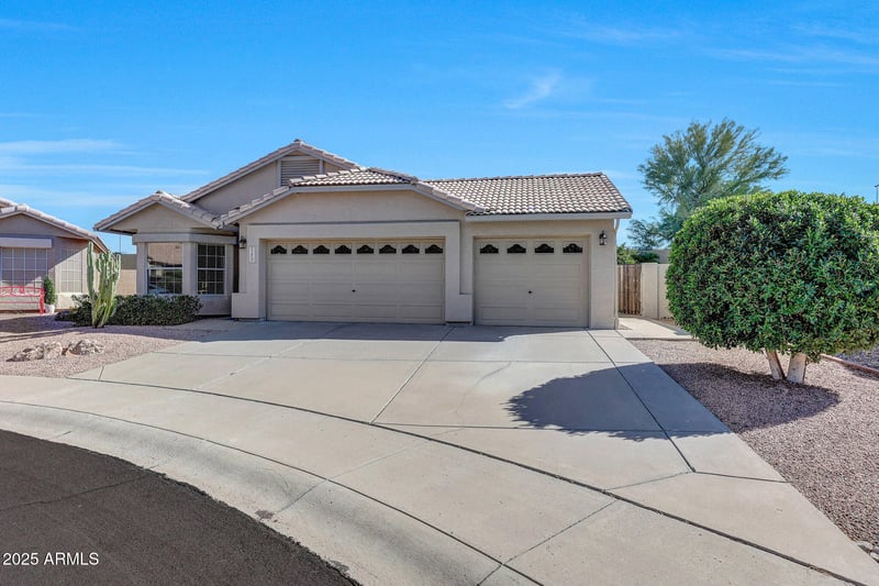 5153 Pontiac Dr, Glendale, AZ 85308