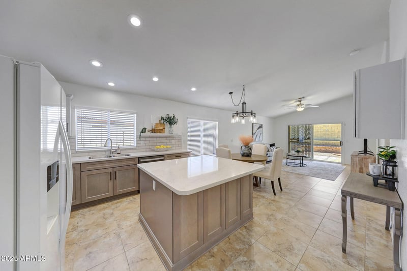 5153 Pontiac Dr, Glendale, AZ 85308