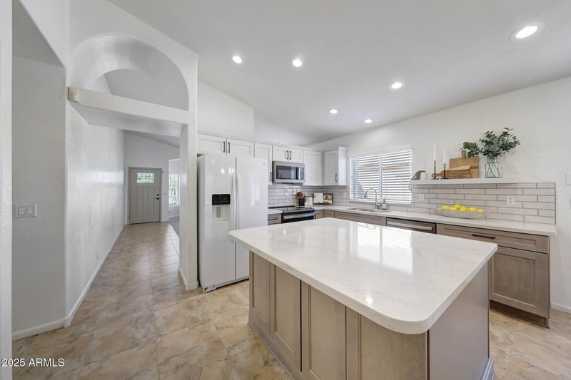 5153 Pontiac Dr, Glendale, AZ 85308