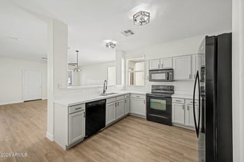 5155 Illini St, Phoenix, AZ 85043