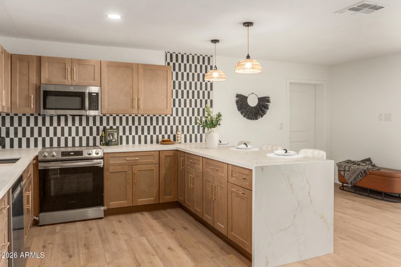 516 E Greenway Dr, Tempe, AZ 85282