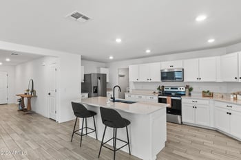 516 E Mountain View Dr, Avondale, AZ 85323
