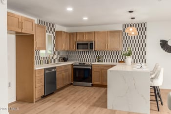 516 Greenway Dr, Tempe, AZ 85282