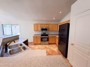 5166 W Bryce Ln, Glendale, AZ 85301
