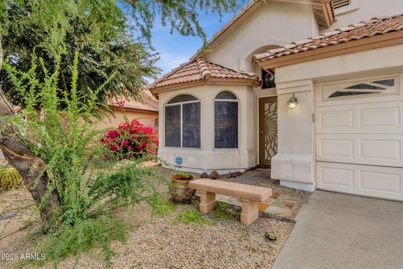 517 Aire Libre Ave, Phoenix, AZ 85023