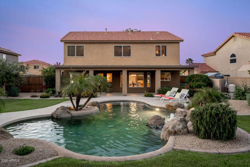 517 E Lakeview Dr, San Tan Valley, AZ 85143
