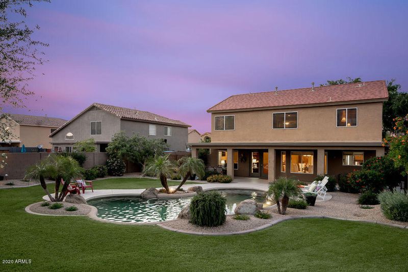 517 E Lakeview Dr, San Tan Valley, AZ 85143