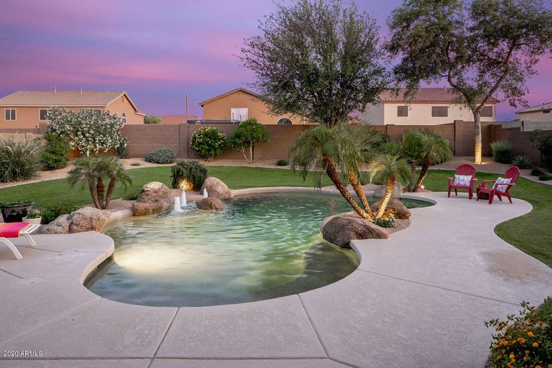 517 E Lakeview Dr, San Tan Valley, AZ 85143