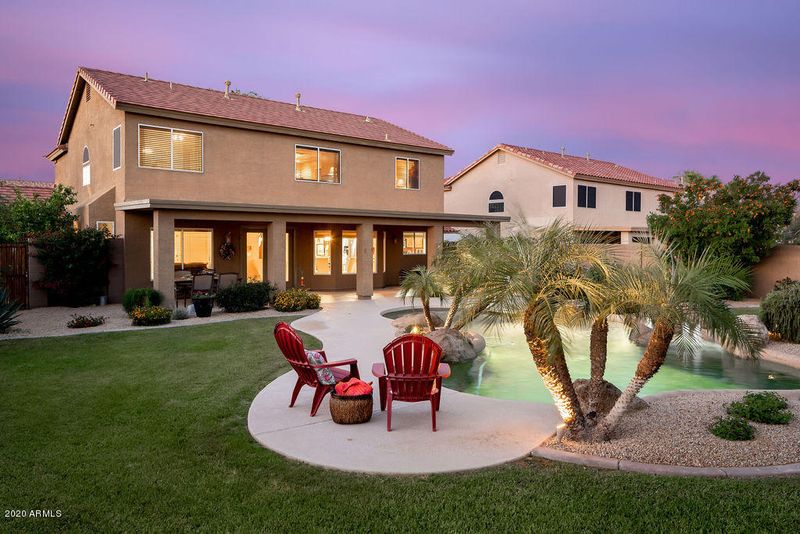517 E Lakeview Dr, San Tan Valley, AZ 85143