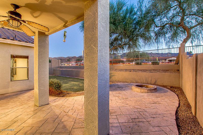 517 E Milada Dr, Phoenix, AZ 85042