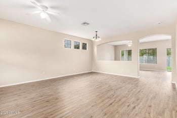 517 Ian Dr, Phoenix, AZ 85041