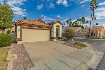 517 Paradise Dr, Gilbert, AZ 85233