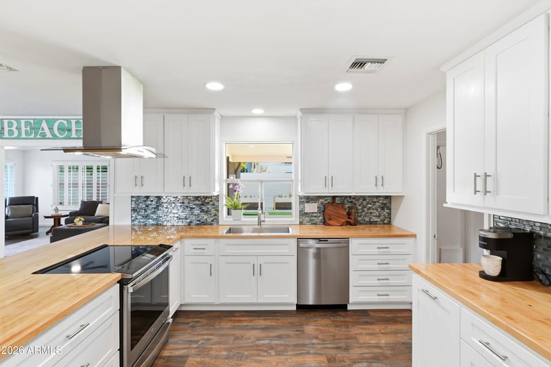 517 S Rosemont --, Mesa, AZ 85206