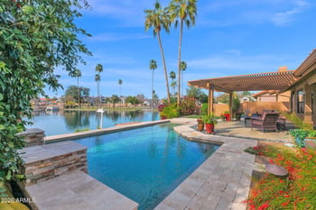 518 Lagoon Dr, Gilbert, AZ 85233