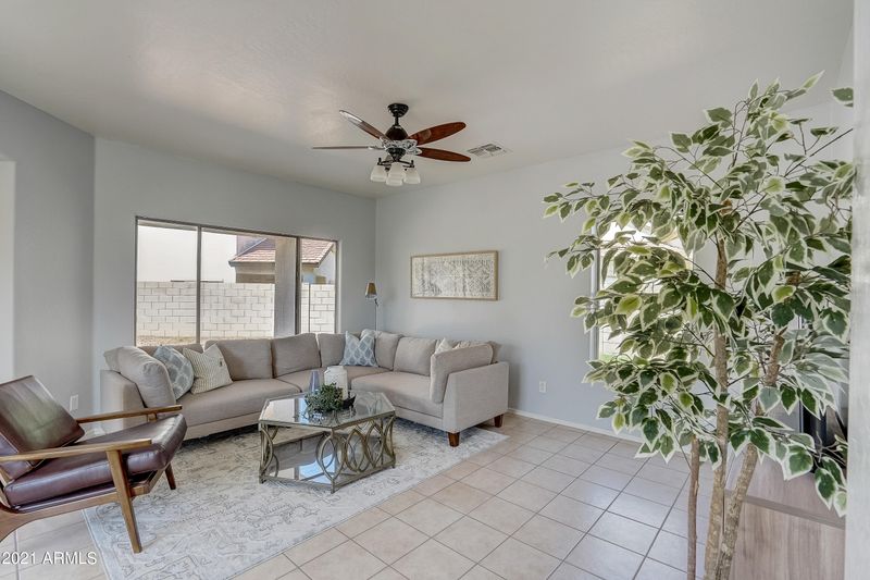 5183 W Shaw Butte Dr, Glendale, AZ 85304