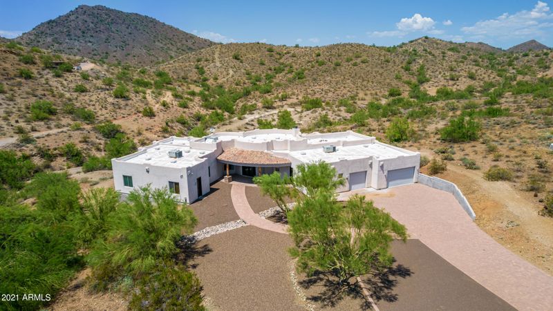 520 E Briles Rd, Phoenix, AZ 85085