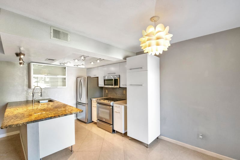 520 N Stapley Dr #128, Mesa, AZ 85203