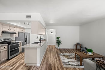 520 Stapley Dr #285, Mesa, AZ 85203