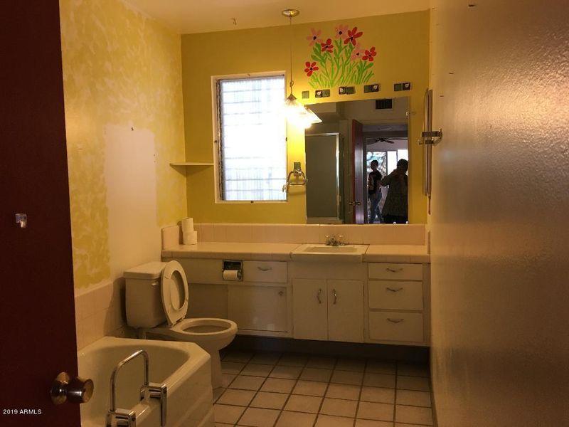520 W Clarendon Ave #E21, Phoenix, AZ 85013