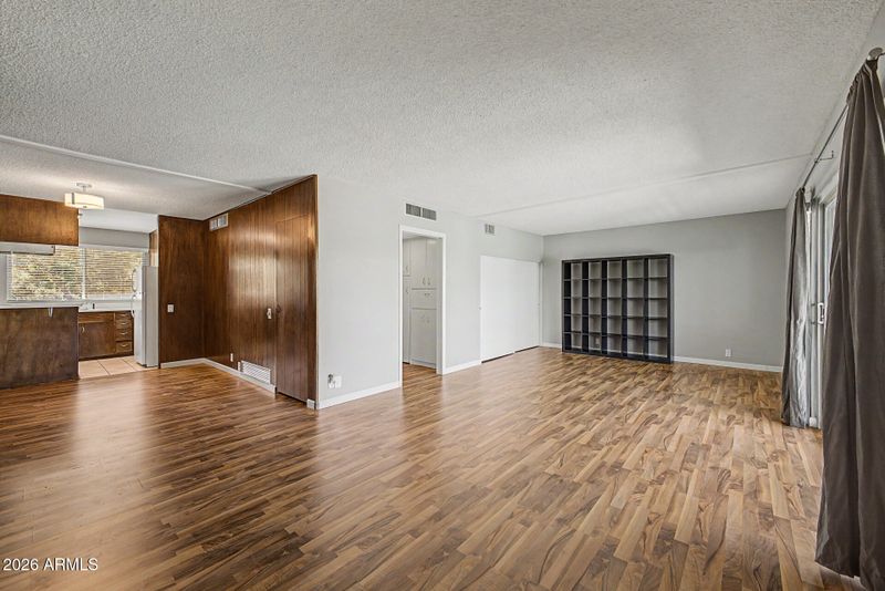 520 W Clarendon Ave #E22, Phoenix, AZ 85013