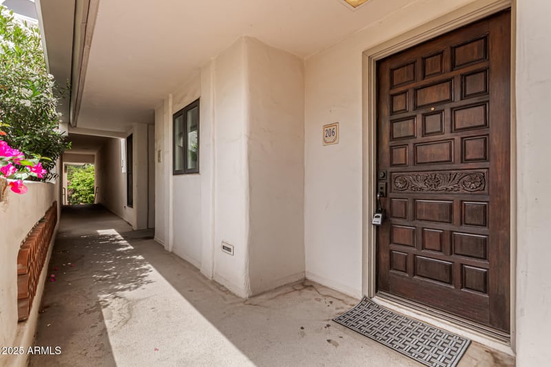 5200 Lakeshore Dr #206, Tempe, AZ 85283