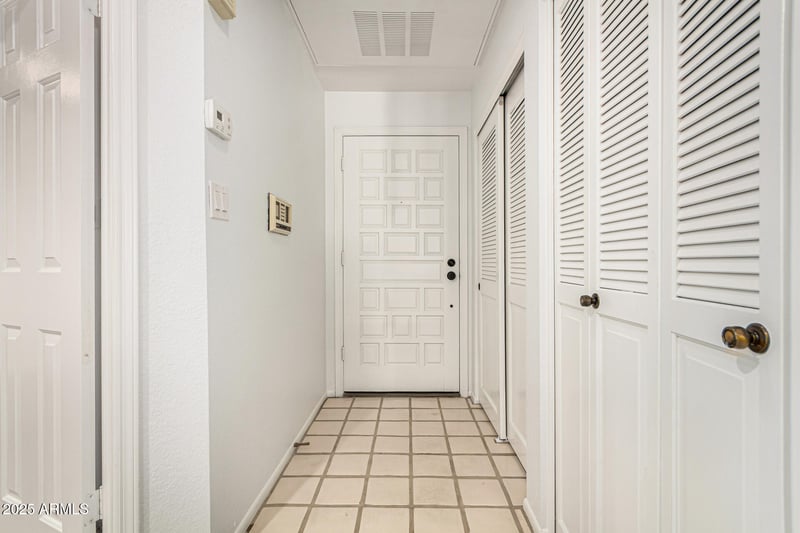 5200 Lakeshore Dr #206, Tempe, AZ 85283