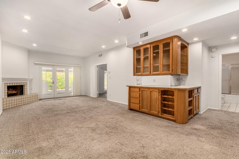 5200 Lakeshore Dr #206, Tempe, AZ 85283