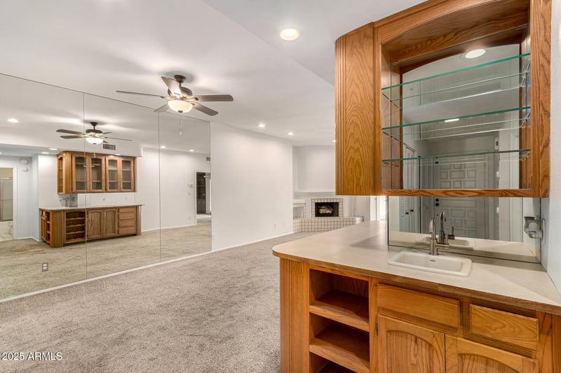 5200 Lakeshore Dr #206, Tempe, AZ 85283