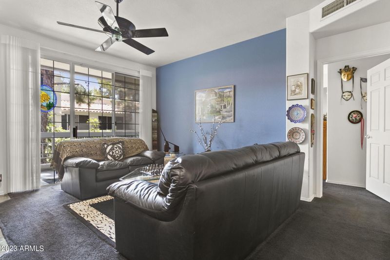 5200 S Lakeshore Dr #214, Tempe, AZ 85283