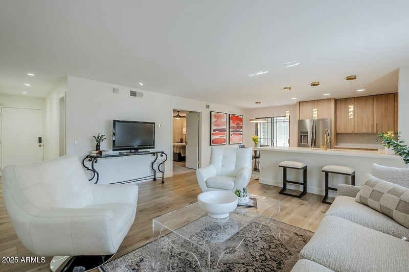 5201 24th St #107, Phoenix, AZ 85016