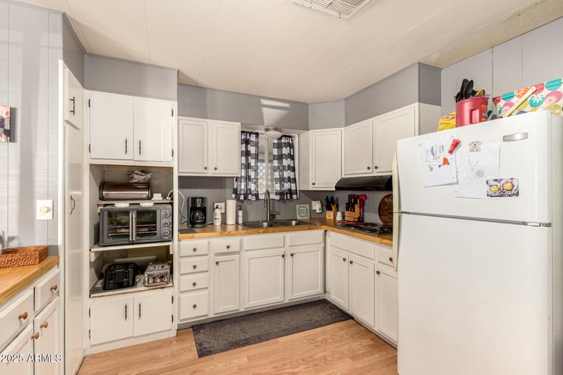 5201 Camelback Rd #AP243, Phoenix, AZ 85031