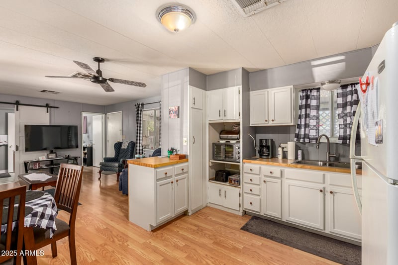 5201 Camelback Rd #AP243, Phoenix, AZ 85031