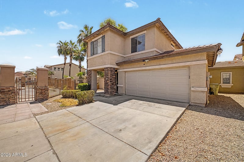 5201 Shaw Butte Dr, Glendale, AZ 85304