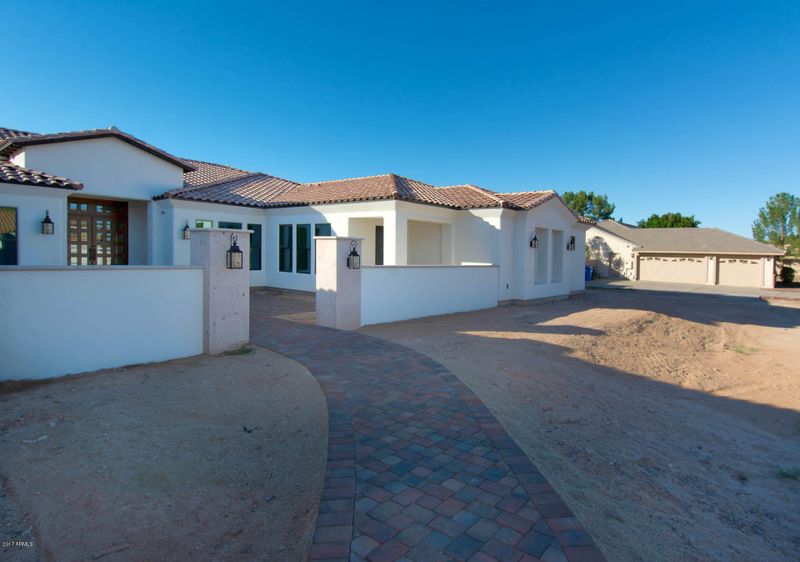 5201 W Soft Wind Dr, Glendale, AZ 85310