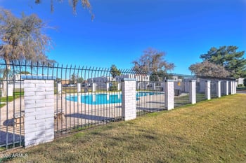 5202 42nd Dr, Phoenix, AZ 85019