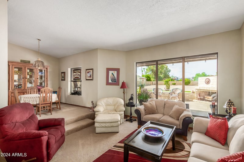 5202 Soft Wind Dr, Glendale, AZ 85310