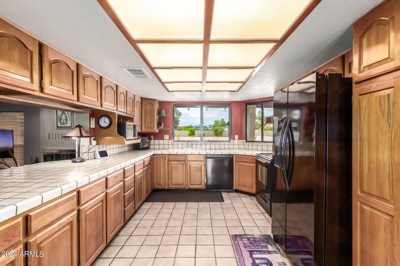 5202 Soft Wind Dr, Glendale, AZ 85310