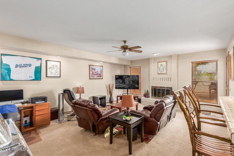 5202 Soft Wind Dr, Glendale, AZ 85310