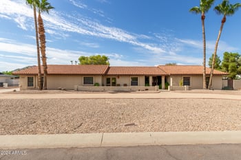 5202 Soft Wind Dr, Glendale, AZ 85310
