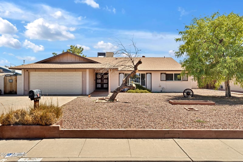 5203 Acoma Dr, Glendale, AZ 85306