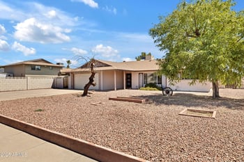5203 Acoma Dr, Glendale, AZ 85306