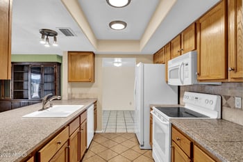 5203 Acoma Dr, Glendale, AZ 85306