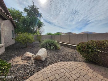 5205 W Molly Ln, Phoenix, AZ 85083
