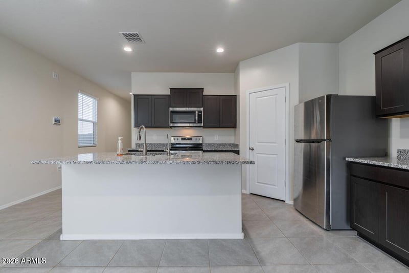 5206 Gummite Dr, San Tan Valley, AZ 85143