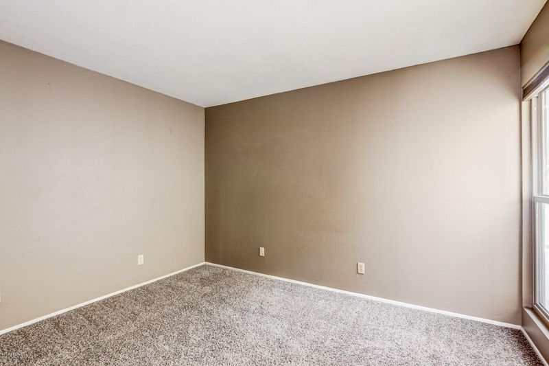 5206 S Hazelton Ln, Tempe, AZ 85283
