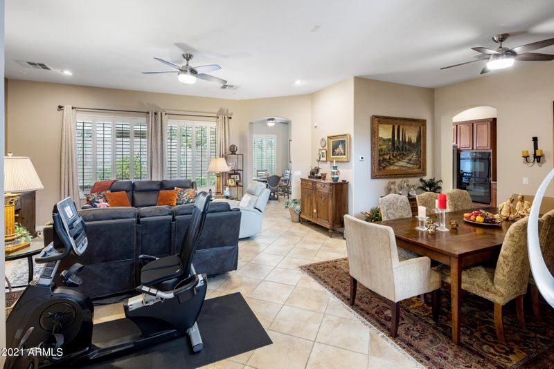 5206 W Cavedale Dr, Phoenix, AZ 85083