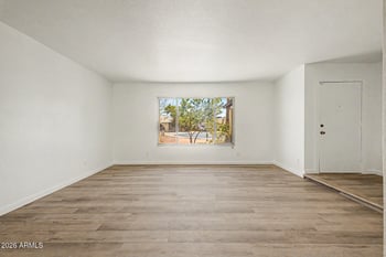 5206 Dailey St, Glendale, AZ 85306
